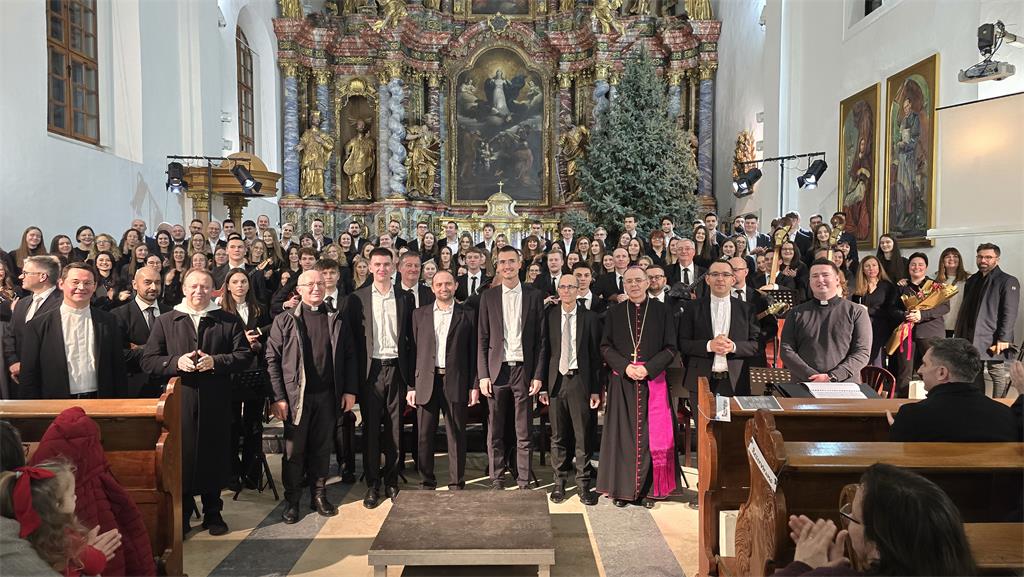 Adventsko-božićni koncert povodom 20. obljetnice Zbora mladih Varaždinske biskupije 